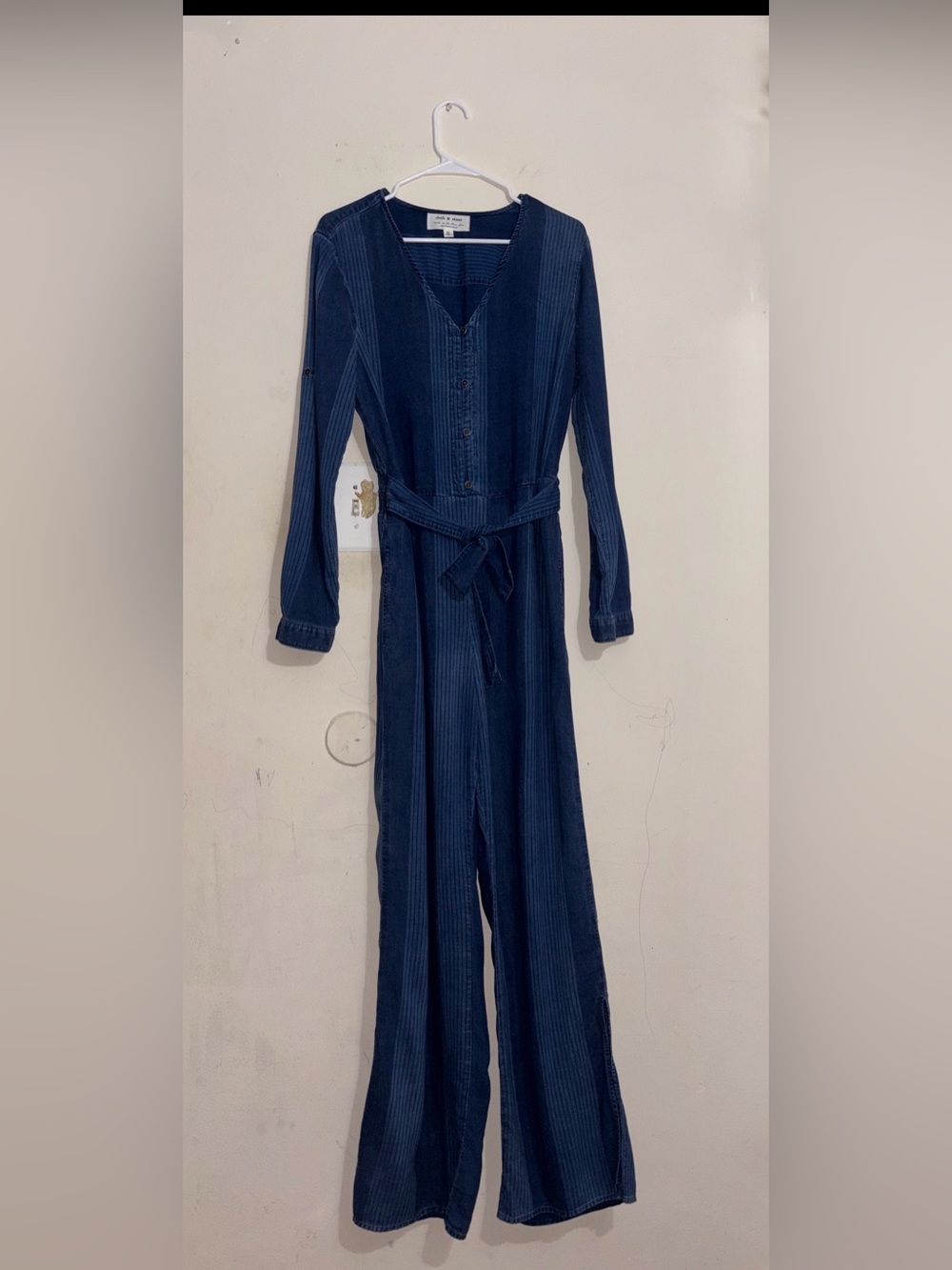 Cloth & Stone Button Down Long Sleeve Denim Colored Striped
Jumpsuit‎ Medium